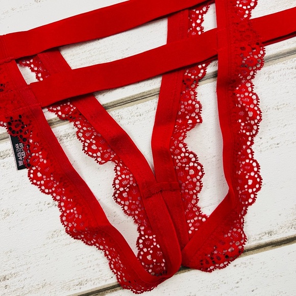 M Victoria’s Secret Very Sexy Strappy Crotchless Cheekini Rare Retired Style - Picture 6 of 10